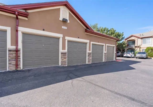 Listing Photo 2 - Condo for sale in building located at 1604 Granby Wy, Aurora, CO 80017 - Unit #201