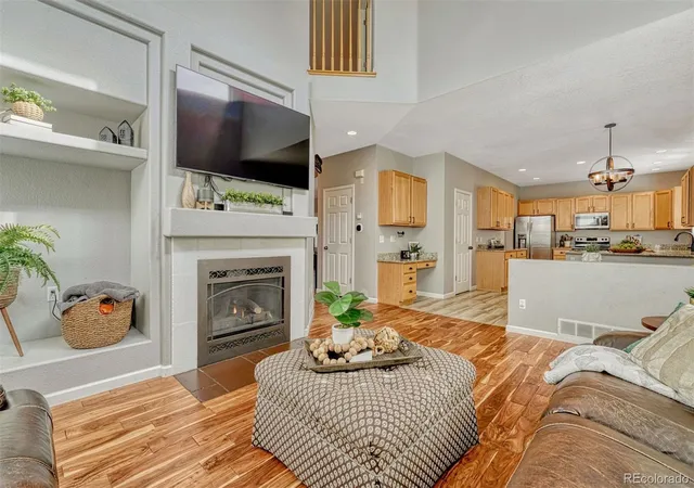 Photo 4 of Single family home for sale at 451 Rose Finch Cir, Highlands Ranch, CO 80129 | MLS# 7317140 | Listing updated on 2026-10-30