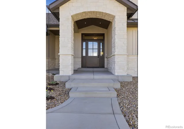 Photo 4 of Single family home for sale at 967 Warbling Dr, Windsor, CO 80550 | MLS# IR1068343 | Listing updated on 2026-10-10