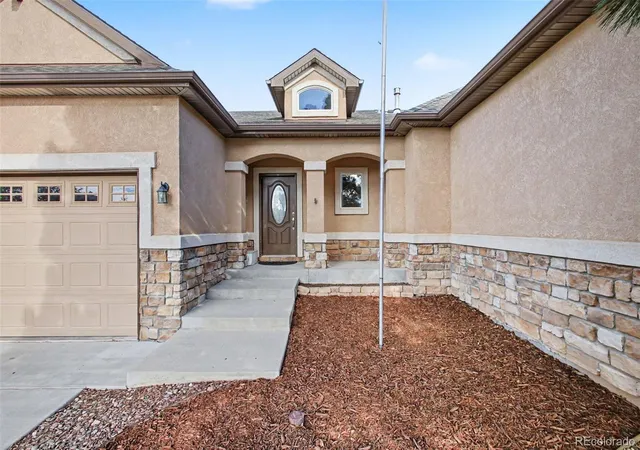Photo 3 of Single family home for sale at 19886 Talking Rock Hts, Monument, CO 80132 | MLS# 2660158 | Listing updated on 2026-10-08