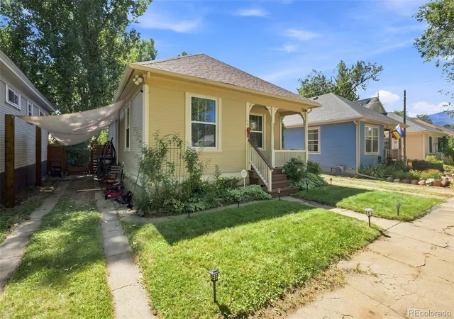 Photo 3 of Single family home for sale at 421 E Caramillo St, Colorado Springs, CO 80907 | MLS# 4241050 | Listing updated on 2026-10-07