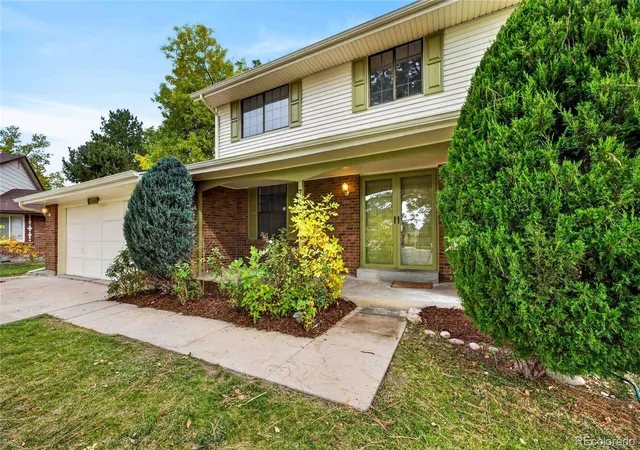 Photo 3 of Single family home for sale at 7756 Pierson St, Arvada, CO 80005 | MLS# 1651464 | Listing updated on 2026-10-29