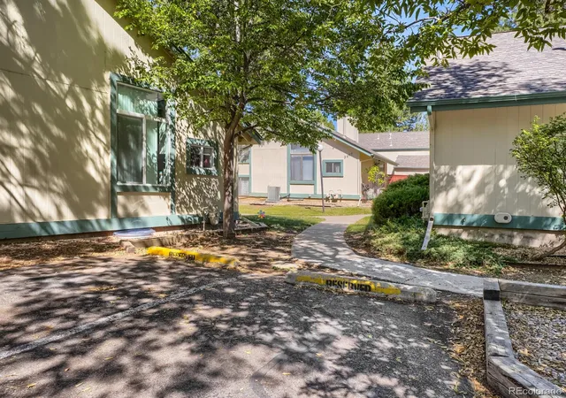 Photo 17 of Single family home for sale at 3771 S Danube Cir, Aurora, CO 80013 | MLS# 3666255 | Listing updated on 2026-10-09