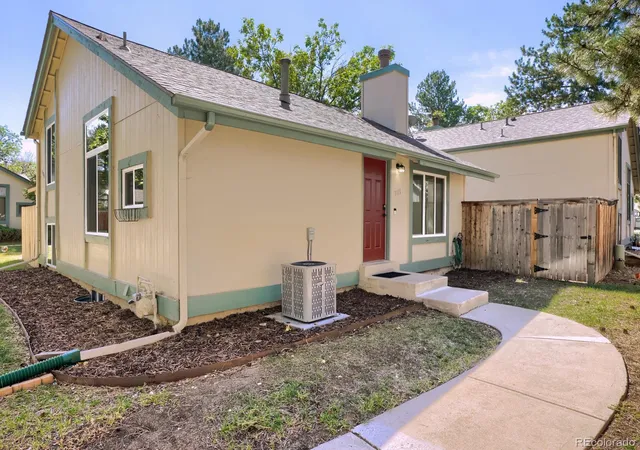 Photo 3 of Single family home for sale at 3771 S Danube Cir, Aurora, CO 80013 | MLS# 3666255 | Listing updated on 2026-10-09