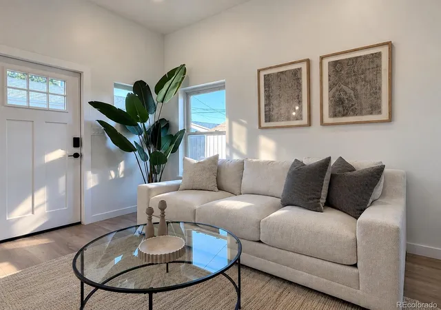 Photo 4 of Sale Pending at 3141 S Lincoln St, Englewood, CO 80113 | MLS# 2537200 | Listing updated on 2026-09-22