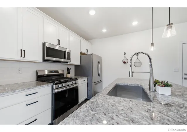 Photo 4 of Townhouse for sale at 1156 Bon Homme Richard Dr, Fort Collins, CO 80526 | MLS# IR1068362 | Listing updated on 2026-09-28