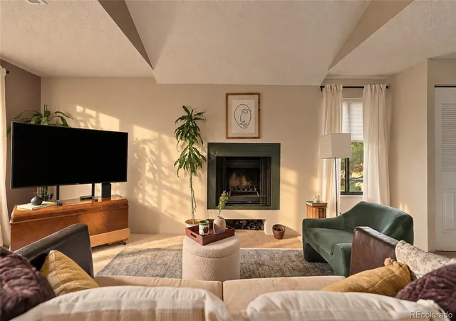 Listing Photo 4 - Condo for sale in building located at 6600 E Mississippi Ave, Denver, CO 80224 - Unit #3