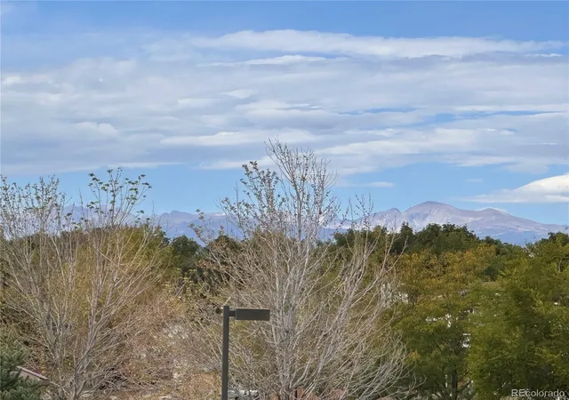 Listing Photo 2 - Condo for sale in building located at 190 S Cherrywood Dr, Lafayette, CO 80026 - Unit #202