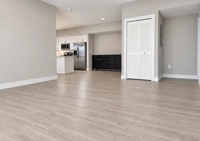 Listing Photo 3 - Condo for sale in building located at 190 S Cherrywood Dr, Lafayette, CO 80026 - Unit #202