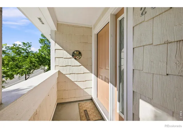 Listing Photo 4 - Condo for sale in building located at 4605 Hahns Peak Dr, Loveland, CO 80538 - Unit #201