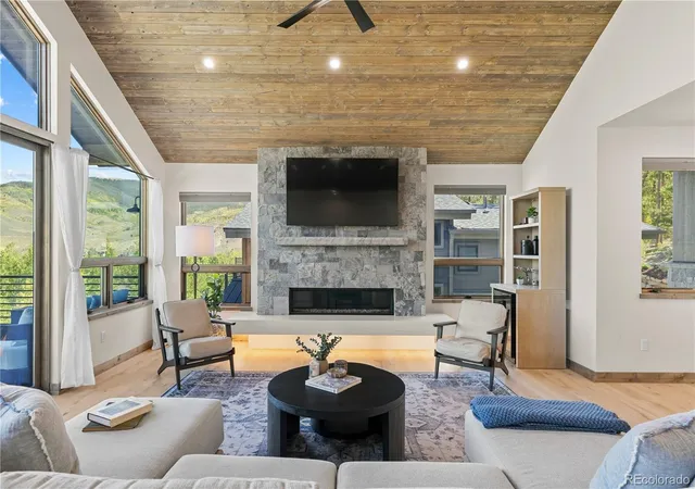 Photo 3 of Sale Pending at 329 Kestrel Ln, Silverthorne, CO 80498 | MLS# 3368078 | Listing updated on 2026-09-16