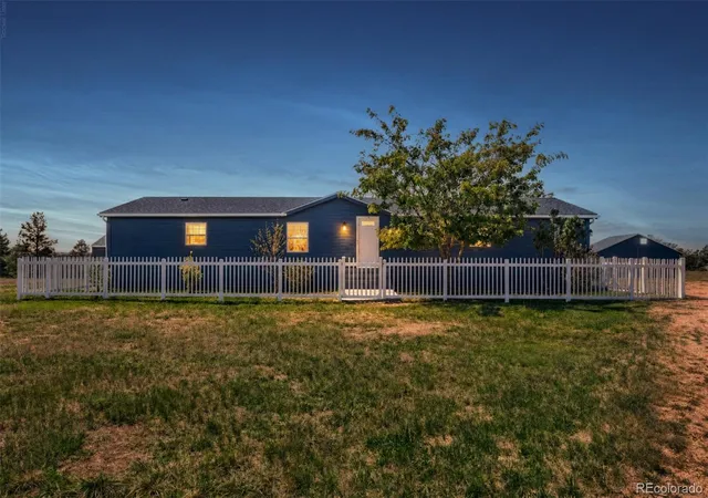 Photo 3 of Single family home for sale at 40945 Topaz Dr, Deer Trail, CO 80105 | MLS# 8016401 | Listing updated on 2026-10-06