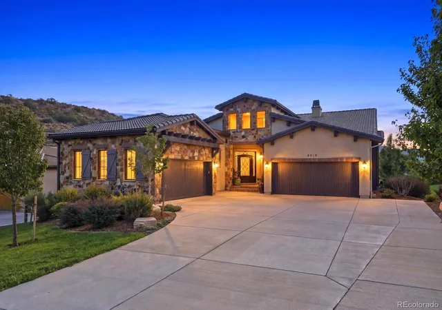 Photo 2 of Single family home for sale at 8018 Donatello Ct, Littleton, CO 80125 | MLS# 8332914 | Listing updated on 2026-09-30