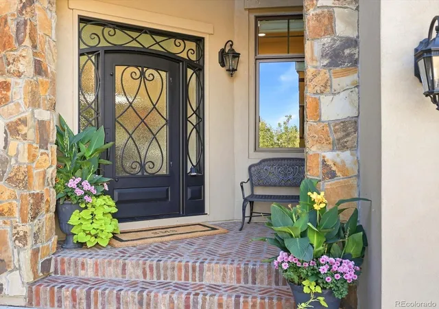 Photo 3 of Single family home for sale at 8018 Donatello Ct, Littleton, CO 80125 | MLS# 8332914 | Listing updated on 2026-09-30