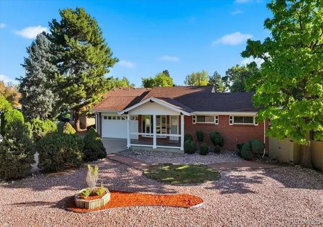 Photo 2 of Single family home for sale at 200 Reed St, Lakewood, CO 80226 | MLS# 5618298 | Listing updated on 2026-10-04