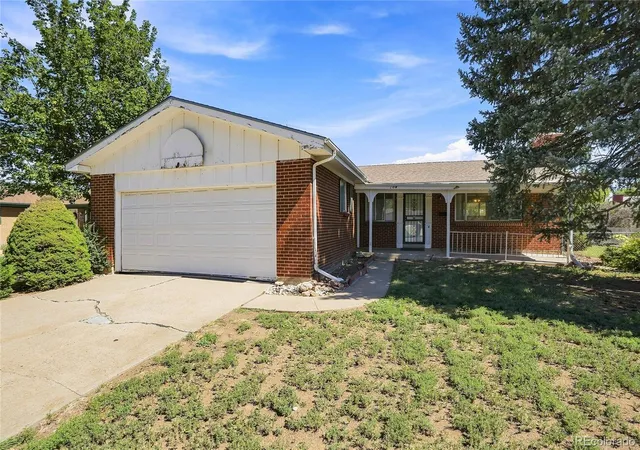 Photo 2 of Sale Pending at 204 Tucson St, Aurora, CO 80011 | MLS# 5223228 | Listing updated on 2026-09-27