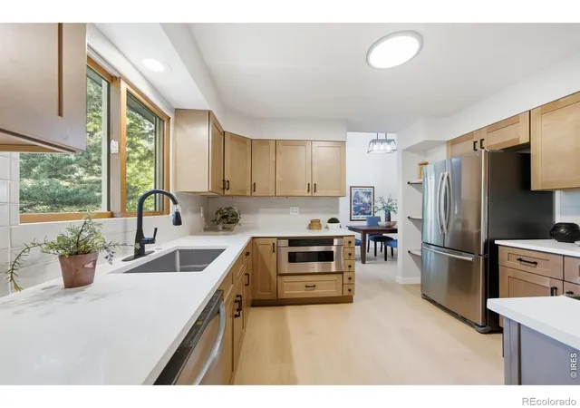 Photo 4 of Single family home for sale at 1318 Sanford Dr, Fort Collins, CO 80526 | MLS# IR1068446 | Listing updated on 2026-10-08