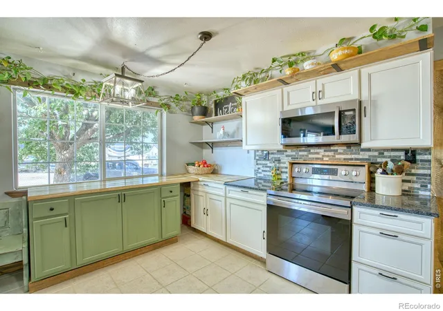Photo 3 of Single family home for sale at 904 Vine St, Gilcrest, CO 80623 | MLS# IR1068464 | Listing updated on 2026-09-30