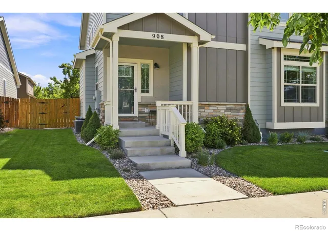 Townhouse for sale at 908 Ridge Runner Dr, Fort Collins, CO 80524 | MLS# IR1068471
