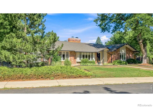 Photo 3 of Single family home for sale at 385 Fox Dr, Boulder, CO 80303 | MLS# IR1068485 | Listing updated on 2026-09-22