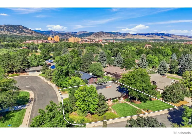 Photo 3 of Single family home for sale at 385 Fox Dr, Boulder, CO 80303 | MLS# IR1068485 | Listing updated on 2026-09-22