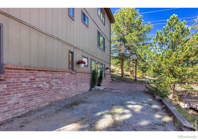 Photo 3 of Condo for sale at 517 Driftwood Ave #1, Estes Park, CO 80517 | MLS# IR1068493 | Listing updated on 2026-09-21