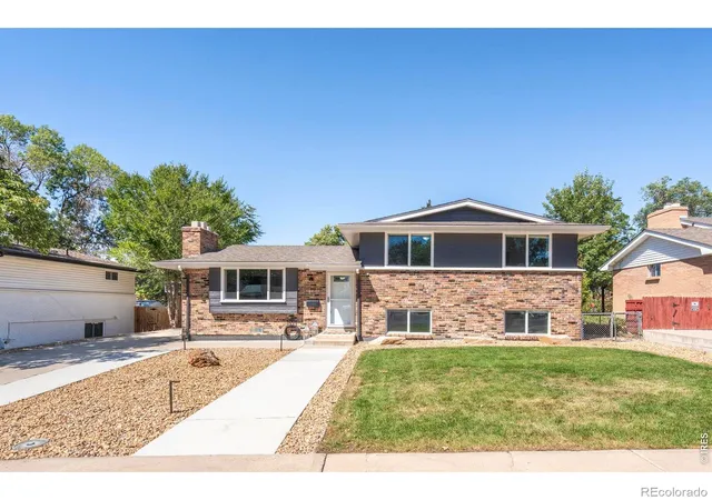 Photo 1 of Single family home for sale at 1055 W 7th Avenue Dr, Broomfield, CO 80020 | MLS# IR1068505 | Listing updated on 2026-10-08