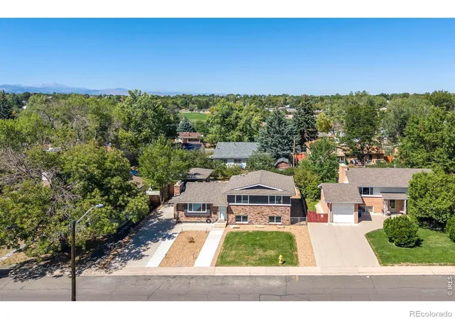 Photo 2 of Single family home for sale at 1055 W 7th Avenue Dr, Broomfield, CO 80020 | MLS# IR1068505 | Listing updated on 2026-10-08
