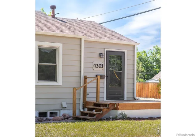 Photo 1 of Single family home for sale at 4301 S Grant St, Englewood, CO 80113 | MLS# IR1068514 | Listing updated on 2026-09-22