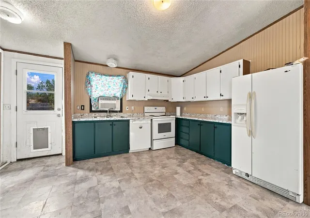 Photo 4 of Single family home for sale at 30 W 8th Avenue, Coal Creek, CO 81221 | MLS# 1576602 | Listing updated on 2026-09-13
