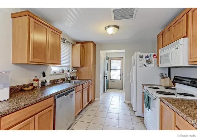 Photo 4 of Single family home for sale at 7136 Otis St, Arvada, CO 80003 | MLS# IR1068527 | Listing updated on 2026-09-30