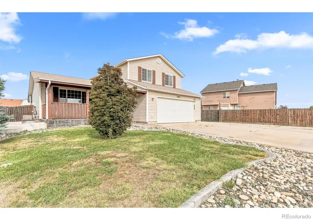 Photo 3 of Single family home for sale at 3905 Dove Ln, Evans, CO 80620 | MLS# IR1068530 | Listing updated on 2026-10-08