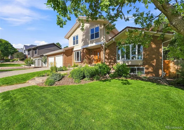 Photo 2 of Single family home for sale at 4220 S Allison St, Lakewood, CO 80235 | MLS# 8048582 | Listing updated on 2026-09-18