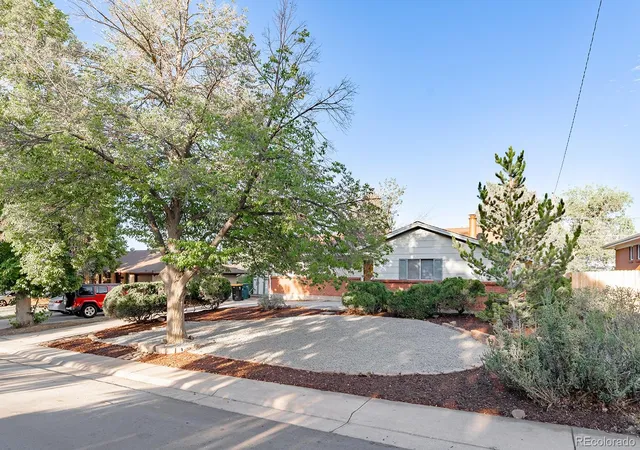 Photo 3 of Single family home for sale at 364 S Xanadu St, Aurora, CO 80012 | MLS# 6867697 | Listing updated on 2026-09-12