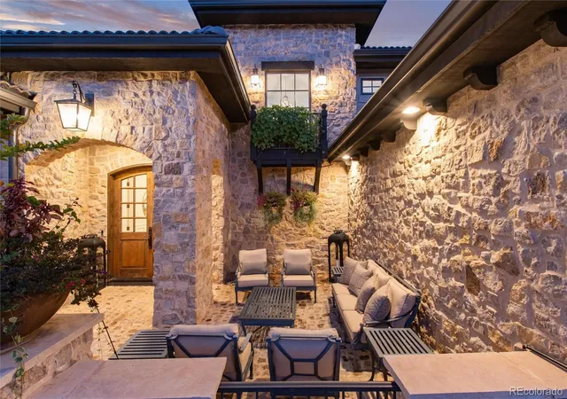 Photo 3 of Single family home for sale at 7952 Dante Dr, Littleton, CO 80125 | MLS# 9836448 | Listing updated on 2026-10-05