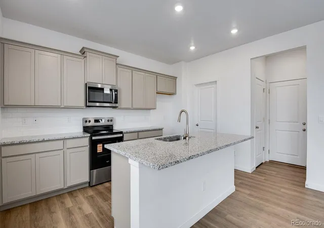 Photo 2 of Single family home for sale at 43112 Castle Stuart St, Elizabeth, CO 80107 | MLS# 5998333 | Listing updated on 2026-09-12