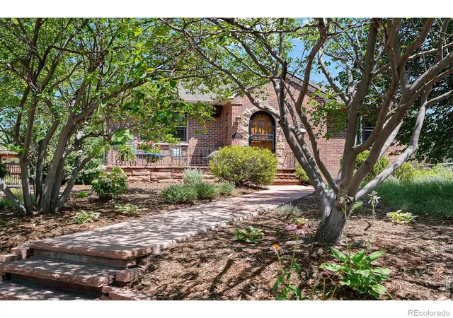 Photo 2 of Single family home for sale at 1090 Bonnie Brae Blvd, Denver, CO 80209 | MLS# IR1068563 | Listing updated on 2026-09-16