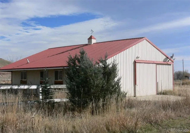 Photo 3 of Single family home for sale at 3800 Plateau Rd, Longmont, CO 80503 | MLS# 3817469 | Listing updated on 2026-09-21