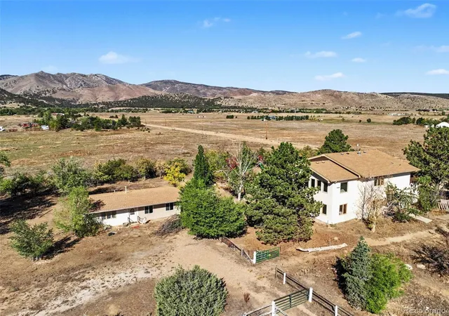 Photo 3 of Mansion for sale at 3800 Plateau Rd, Longmont, CO 80503 | MLS# 3817469 | Listing updated on 2026-10-07