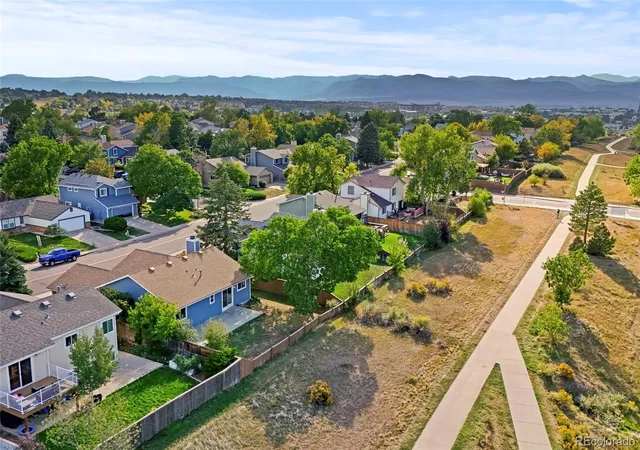 Photo 2 of Single family home for sale at 635 Ridgeglen Way, Highlands Ranch, CO 80126 | MLS# 8043613 | Listing updated on 2026-09-29
