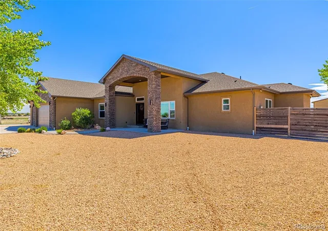 Photo 3 of Single family home for sale at 1148 W Buena Ventura Ct, Pueblo, CO 81007 | MLS# 4966251 | Listing updated on 2026-09-24