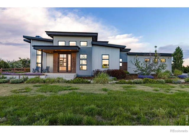 Photo 3 of Single family home for sale at 8675 Summerlin Pl, Longmont, CO 80503 | MLS# IR1068571 | Listing updated on 2026-10-28