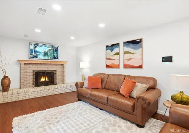 Photo 3 of Single family home for sale at 8923 W Warren Dr, Lakewood, CO 80227 | MLS# 4551701 | Listing updated on 2026-09-16