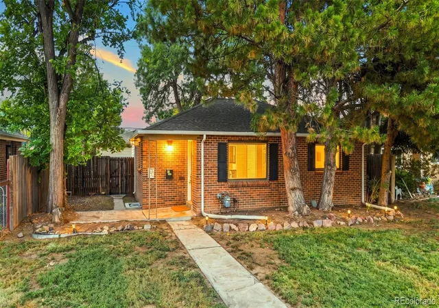 Photo 1 of Sale Pending at 3395 N Oneida St, Denver, CO 80207 | MLS# 8335990 | Listing updated on 2026-10-05