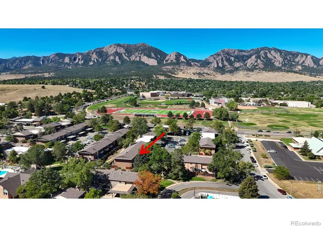 Photo 2 of Townhouse for sale at 1510 Chambers Dr, Boulder, CO 80305 | MLS# IR1068597 | Listing updated on 2026-10-04