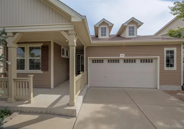 Photo 2 of Sale Pending at 1942 Morningview Ln, Castle Rock, CO 80109 | MLS# 3276286 | Listing updated on 2026-09-28