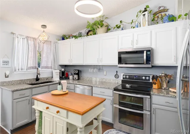 Photo 4 of Single family home for sale at 9670 Whitecliff Pl, Highlands Ranch, CO 80129 | MLS# 4463534 | Listing updated on 2026-10-05