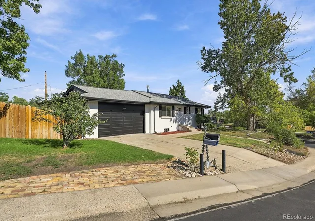 Photo 2 of Single family home for sale at 11213 W Briarwood Dr, Lakewood, CO 80226 | MLS# 3666824 | Listing updated on 2026-09-13