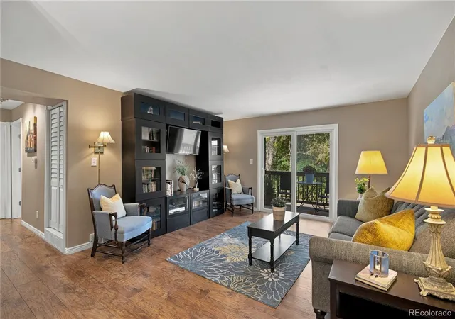 Listing Photo 4 - Condo for sale in building located at 309 E Highline Cir, Centennial, CO 80122 - Unit #203