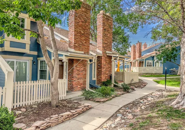 Photo 3 of Townhouse for sale at 14189 E Radcliff Cir, Aurora, CO 80015 | MLS# 9032473 | Listing updated on 2026-10-02